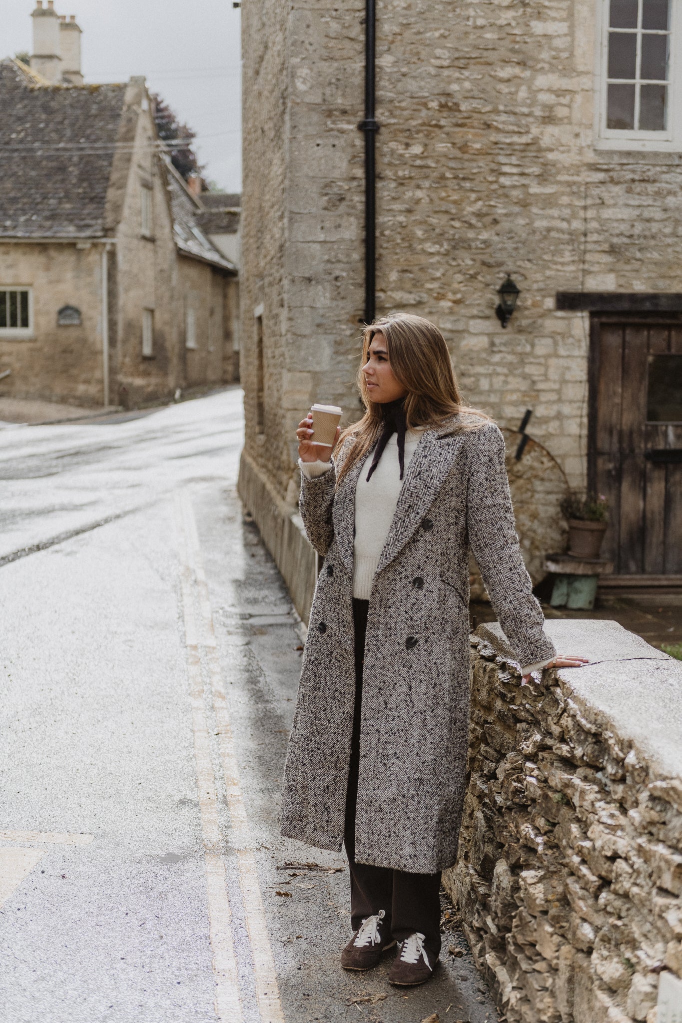 AWUMAYA Coat - Black